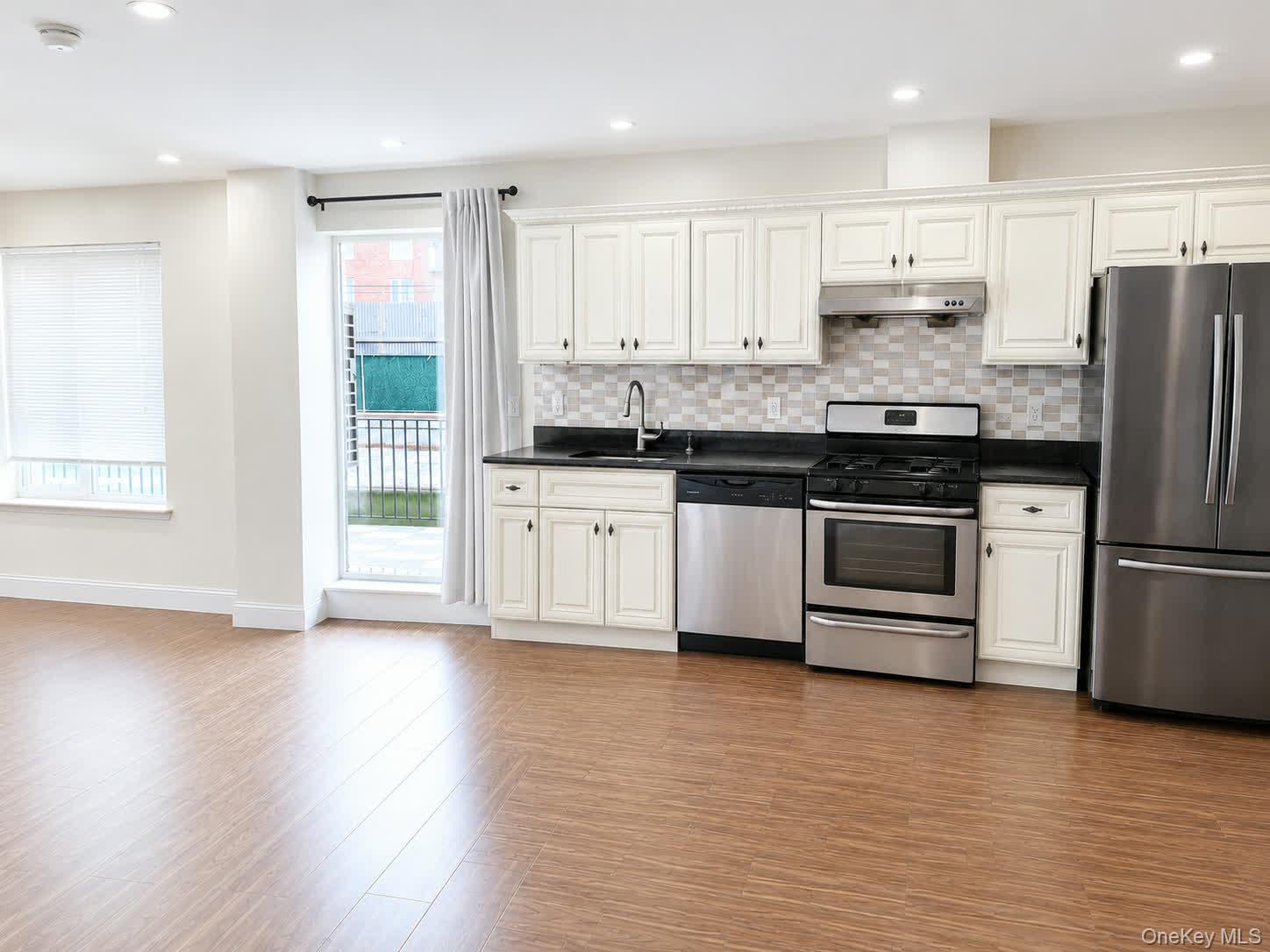 3215 Leavitt Street, Unit 1C photo 2