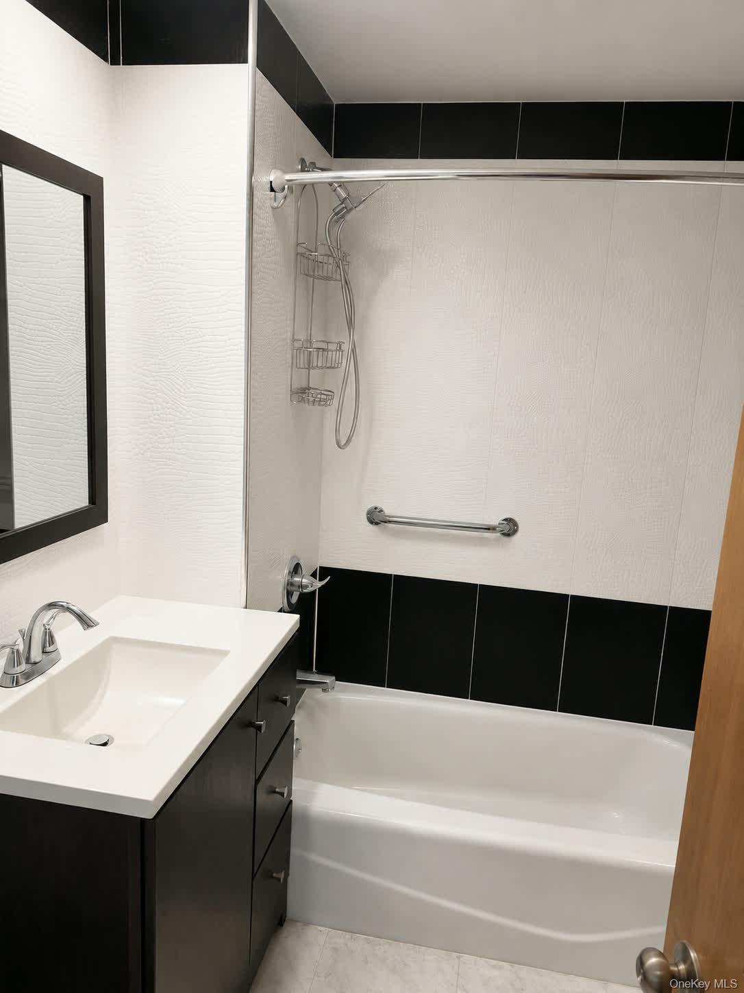 3215 Leavitt Street, Unit 1C photo 5
