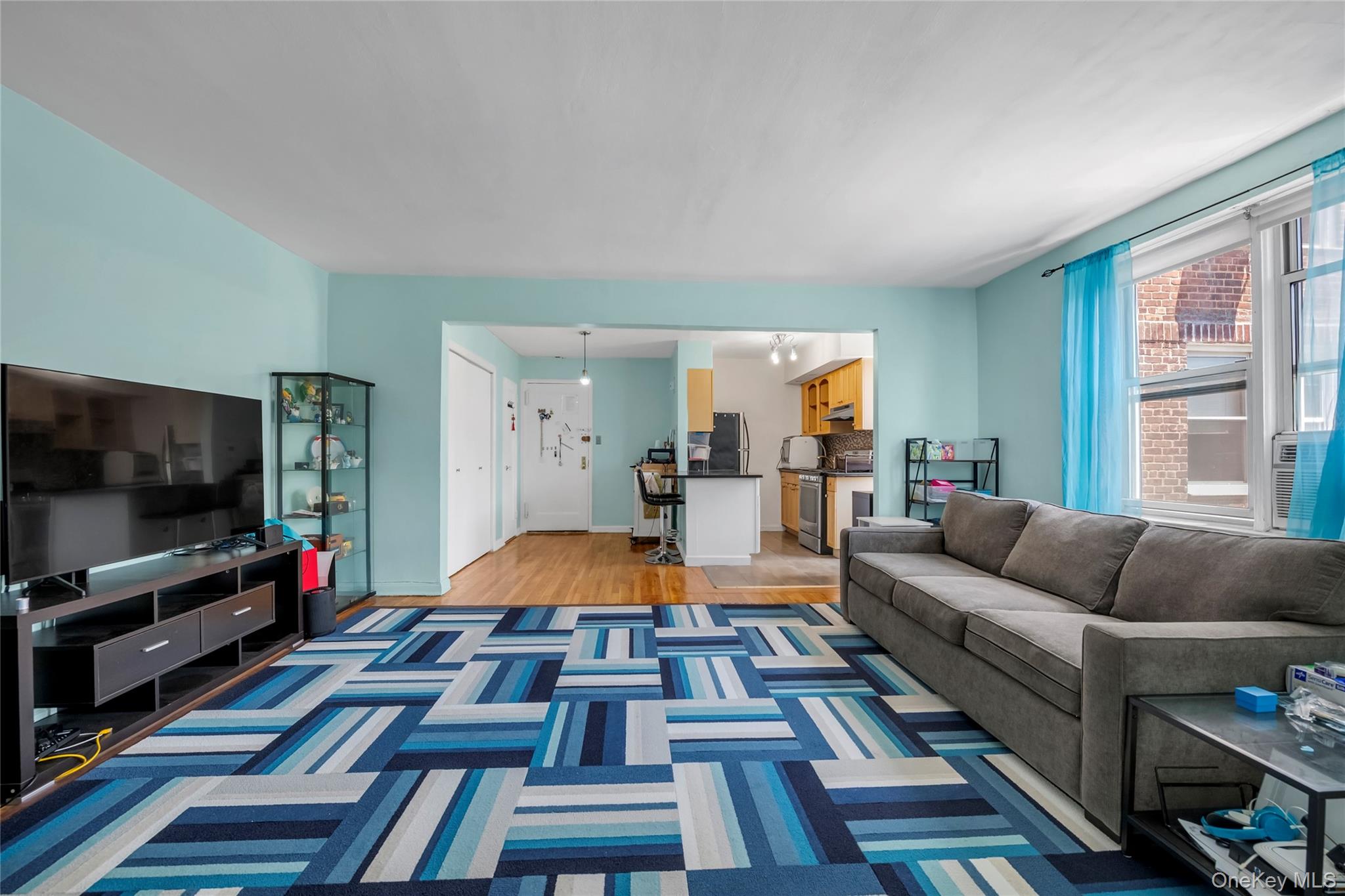 64-35 Yellowstone Boulevard, Unit 5N photo 3