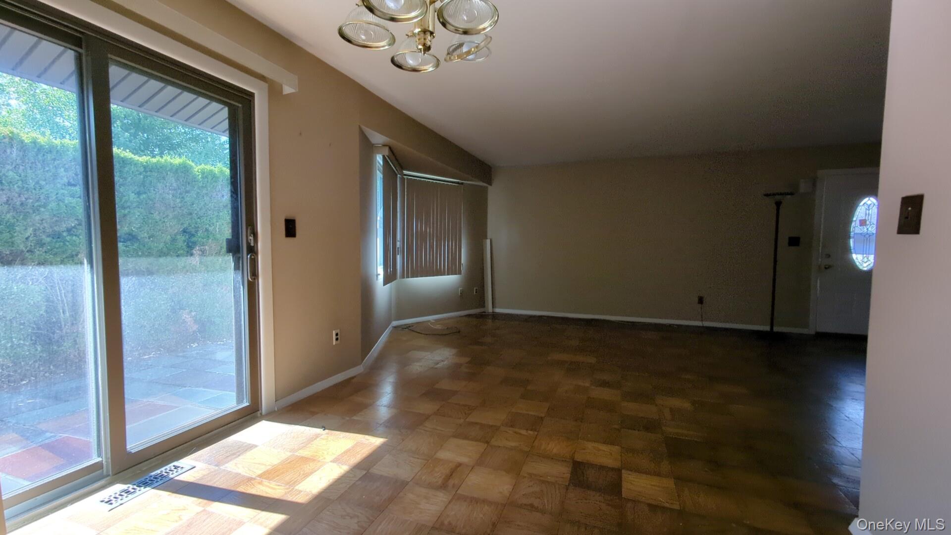 5 Devon Court, Unit B photo 8