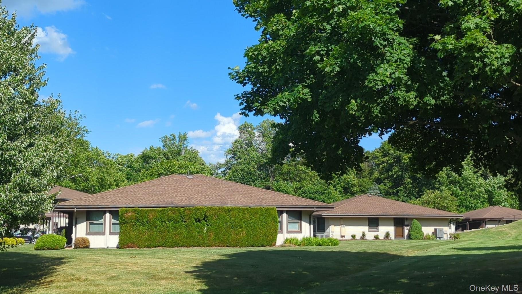 5 Devon Court, Unit B photo 22