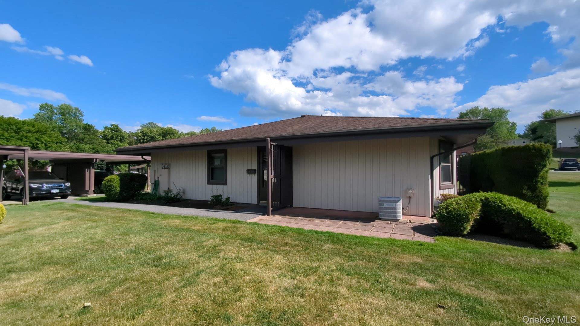 5 Devon Court, Unit B photo 16