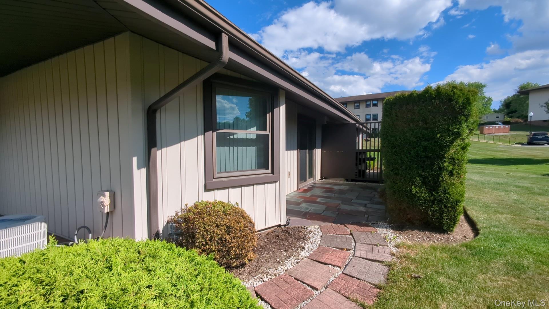 5 Devon Court, Unit B photo 18