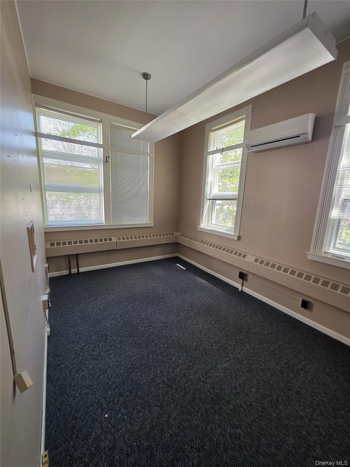 9 Thompson Street – For Rent photo 12