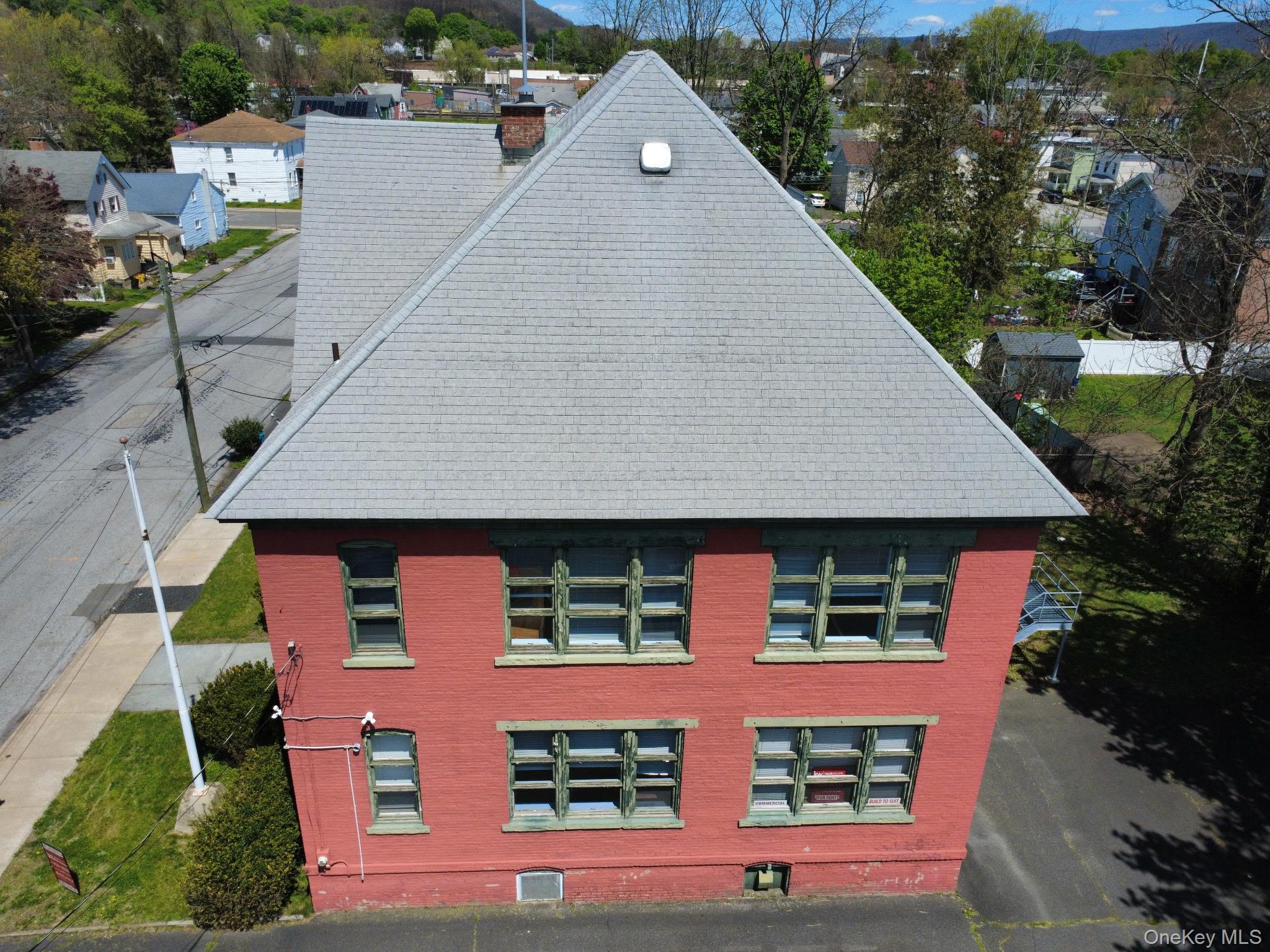 9 Thompson Street – For Rent photo 5