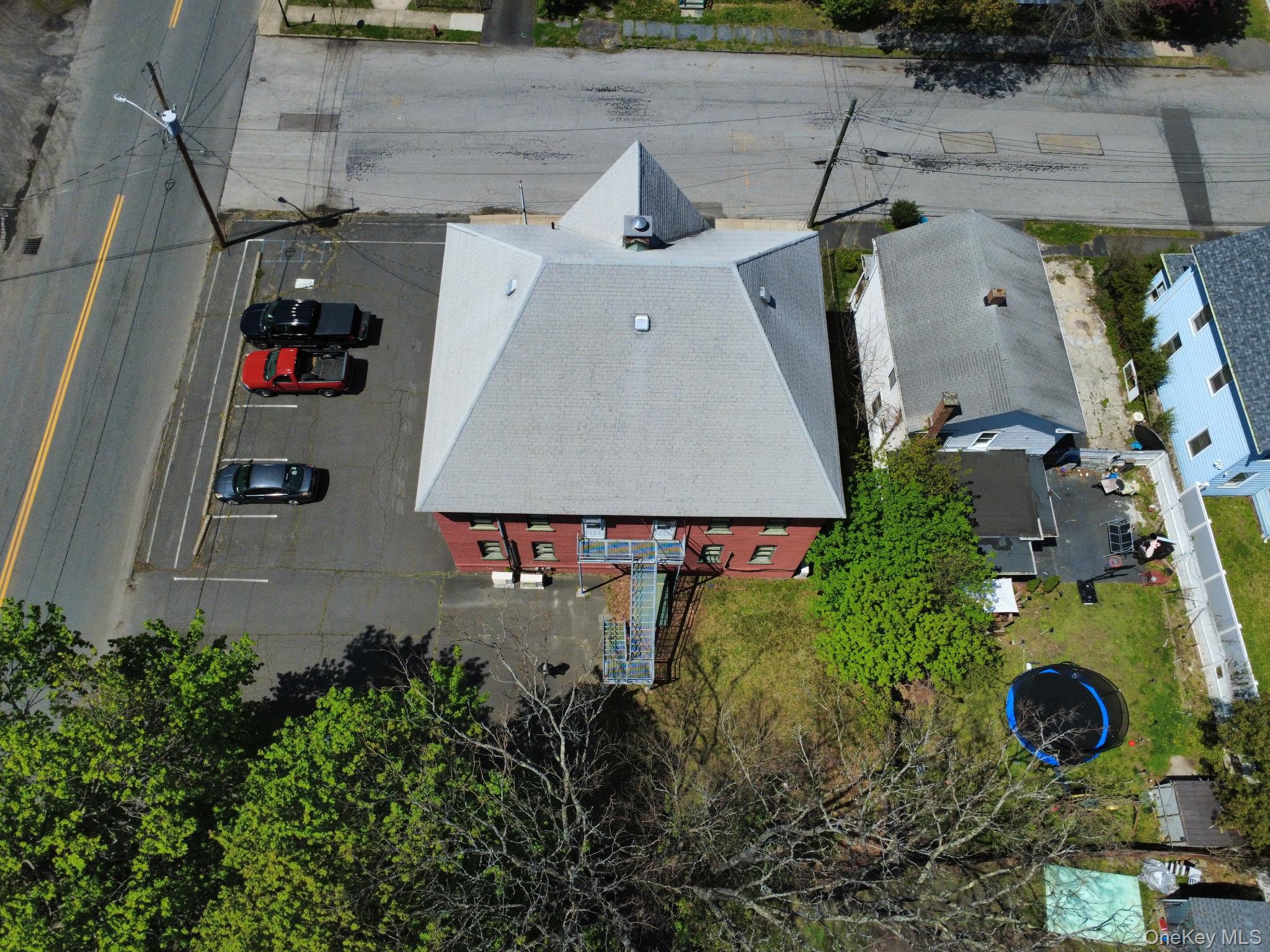 9 Thompson Street – For Rent photo 3