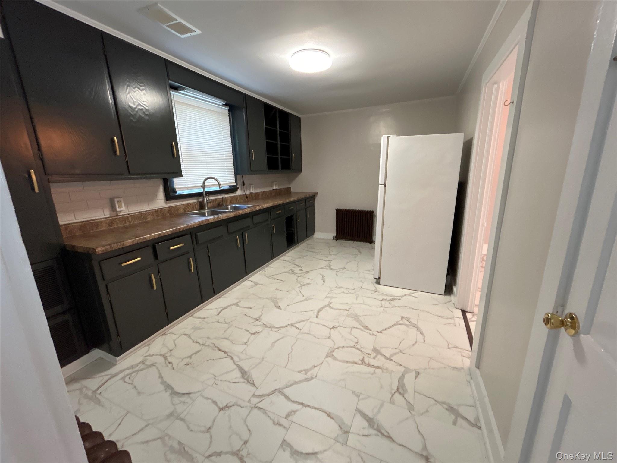 1-5 #5 Millerton Green Circle – For Rent photo 2