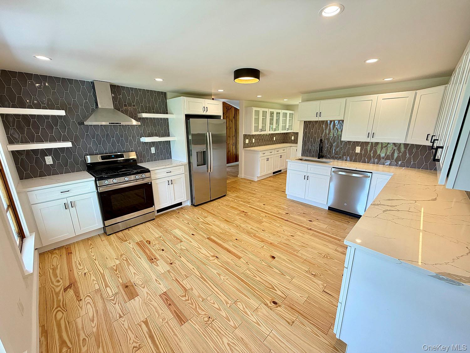 180 Henderson Road – For Sale photo 8