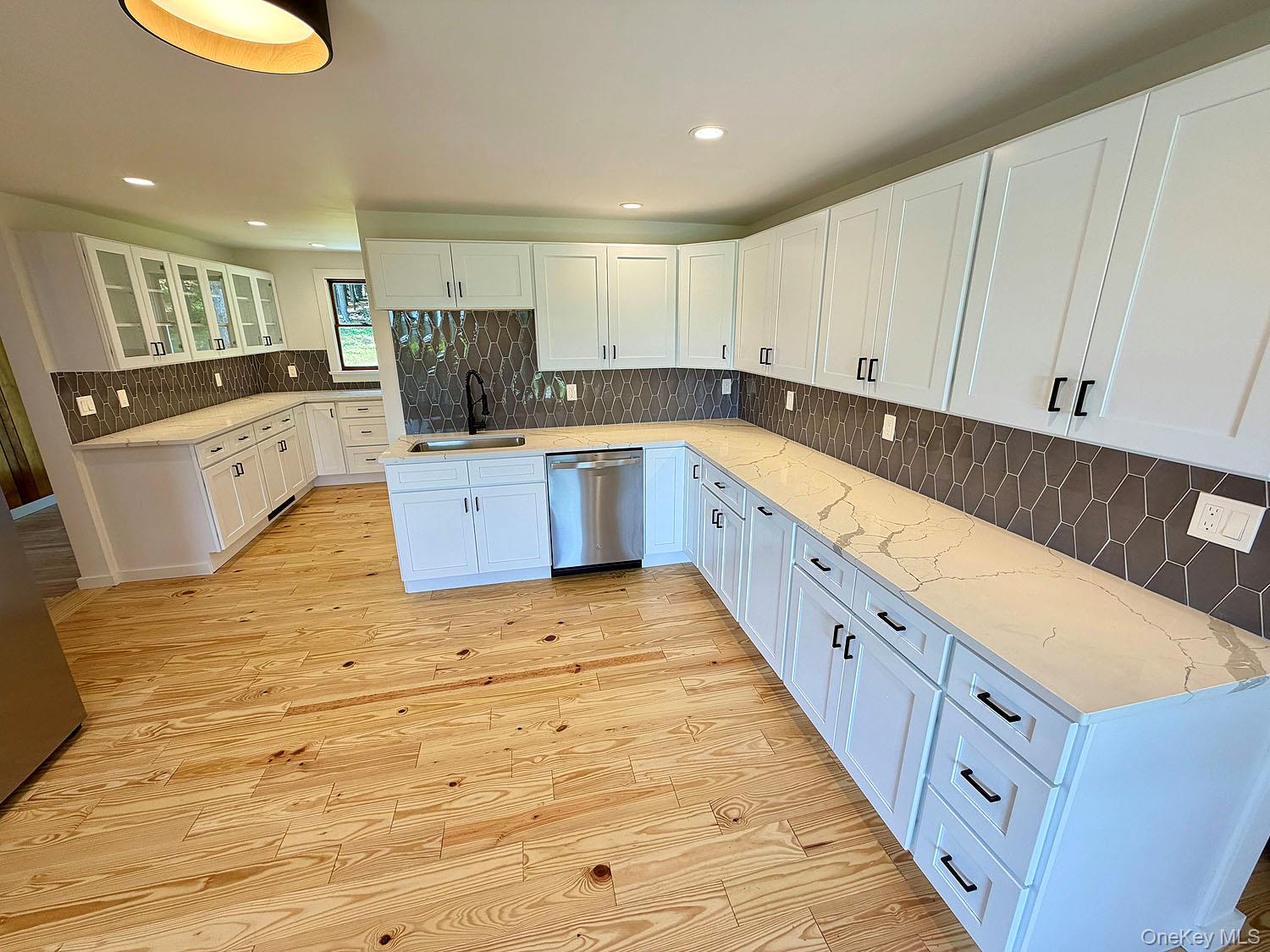 180 Henderson Road – For Sale photo 10