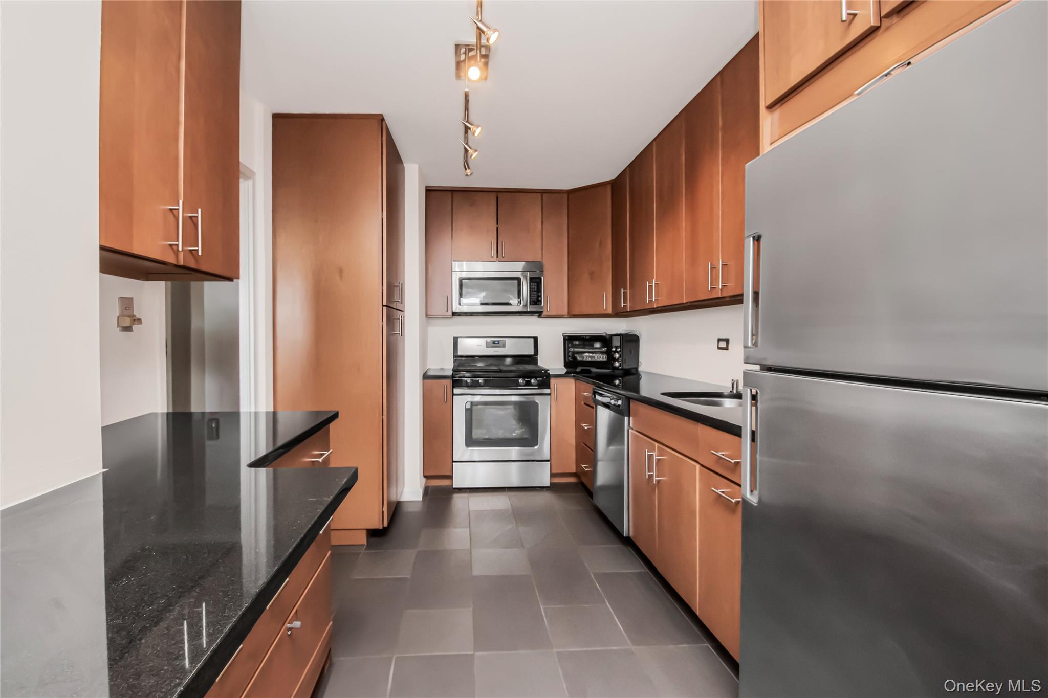 2500 Johnson Avenue, Unit 3S photo 6