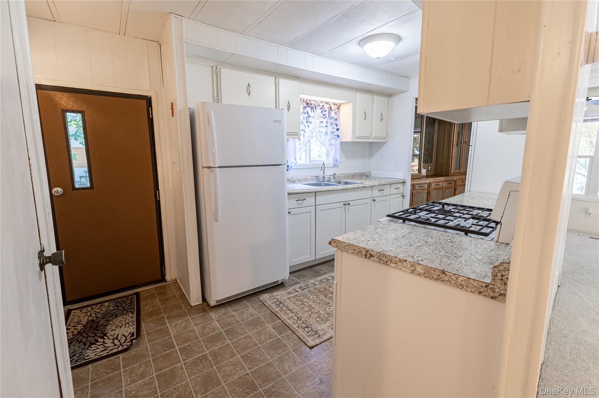 525 Riverleigh Avenue, Unit 106 photo 6