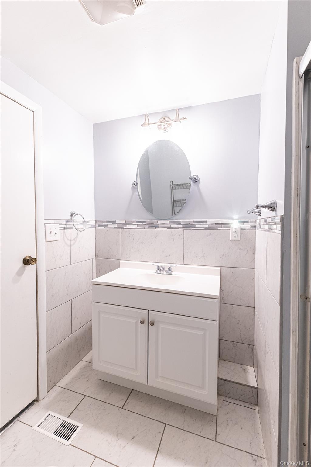 525 Riverleigh Avenue, Unit 106 photo 19