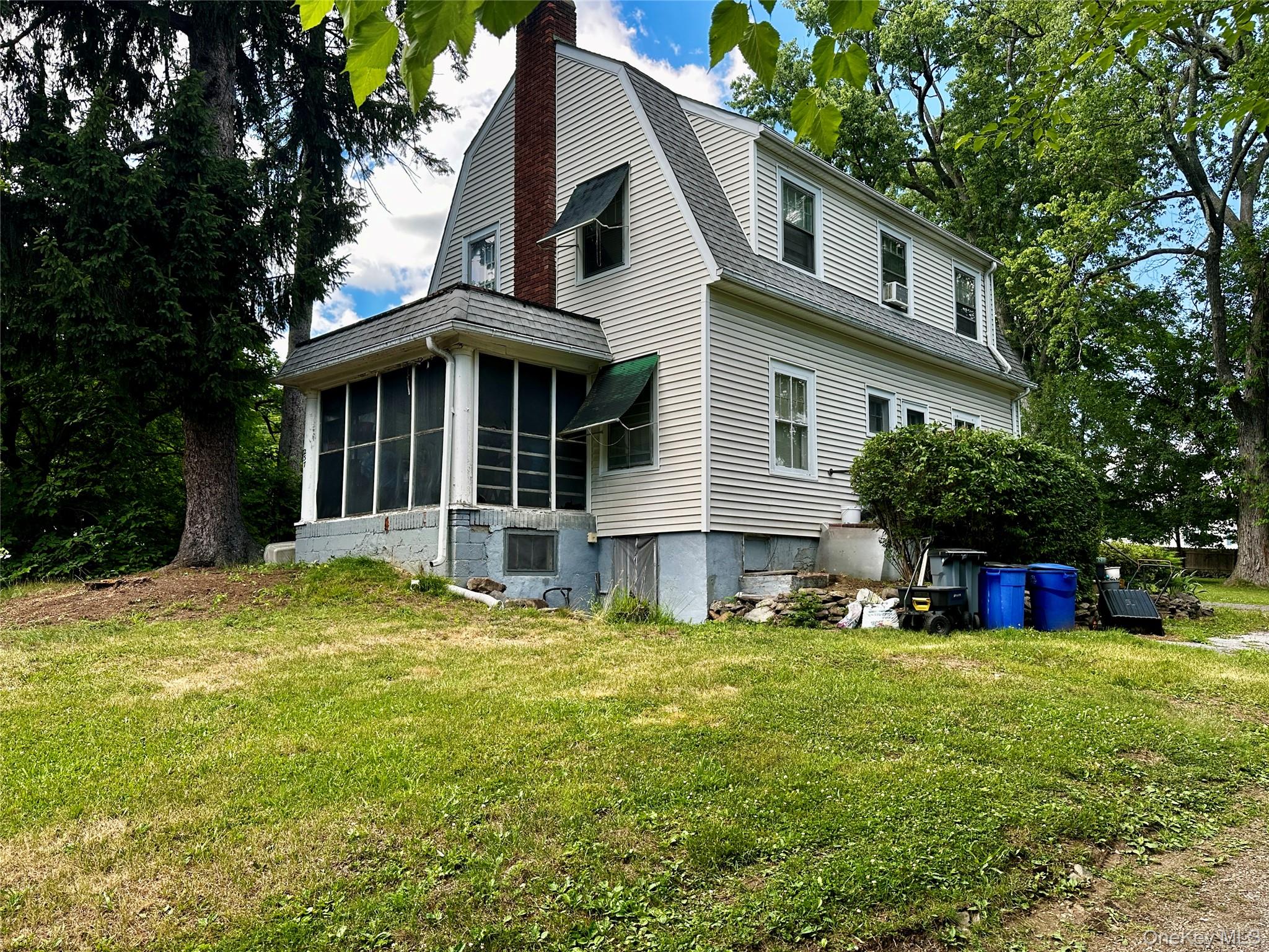 237 Windsor Highway – For Sale photo 3