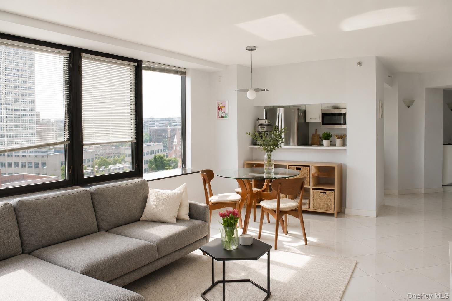 4 Martine Avenue, Unit 905 photo 4