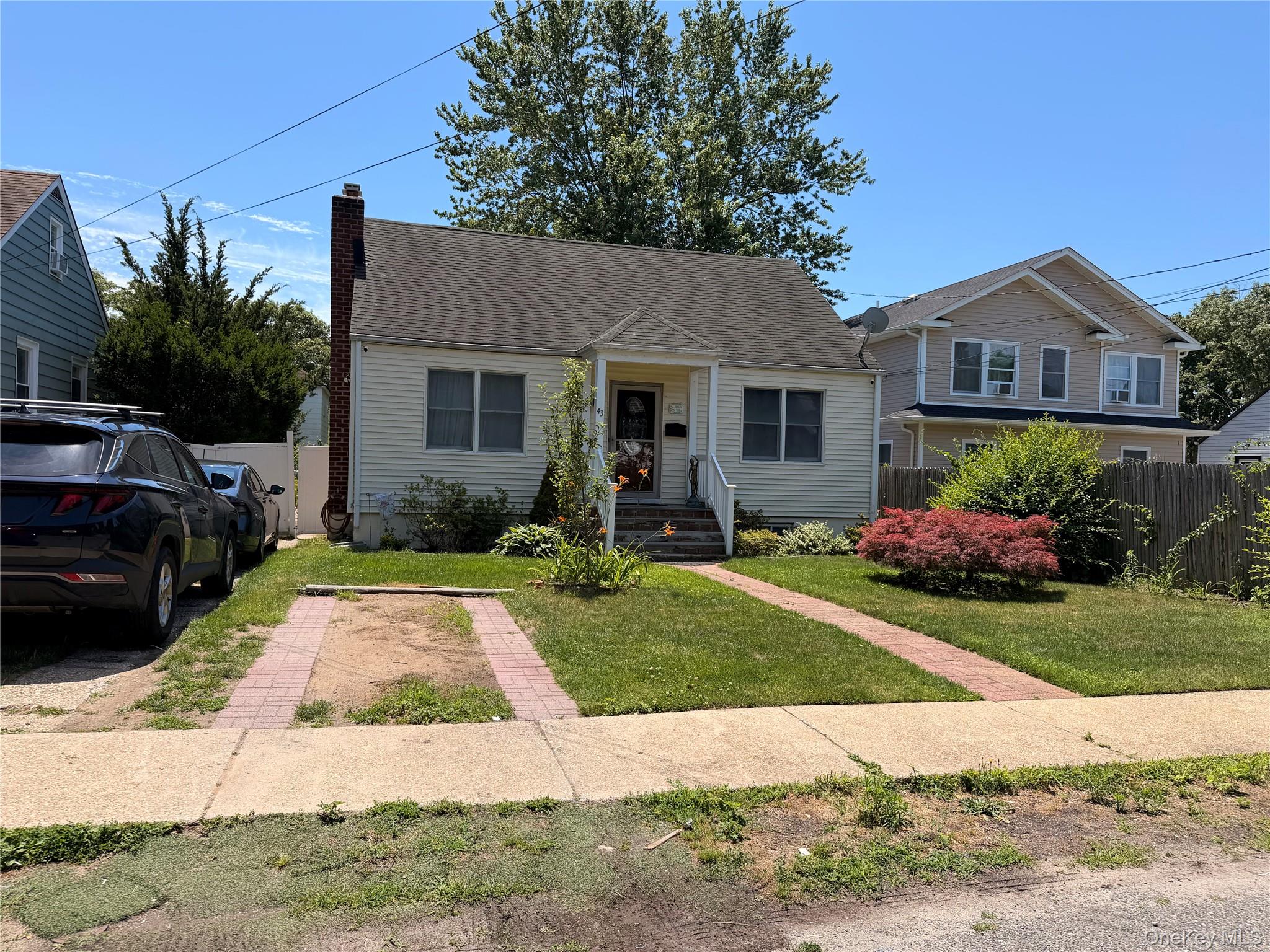 43 2nd Avenue – For Sale