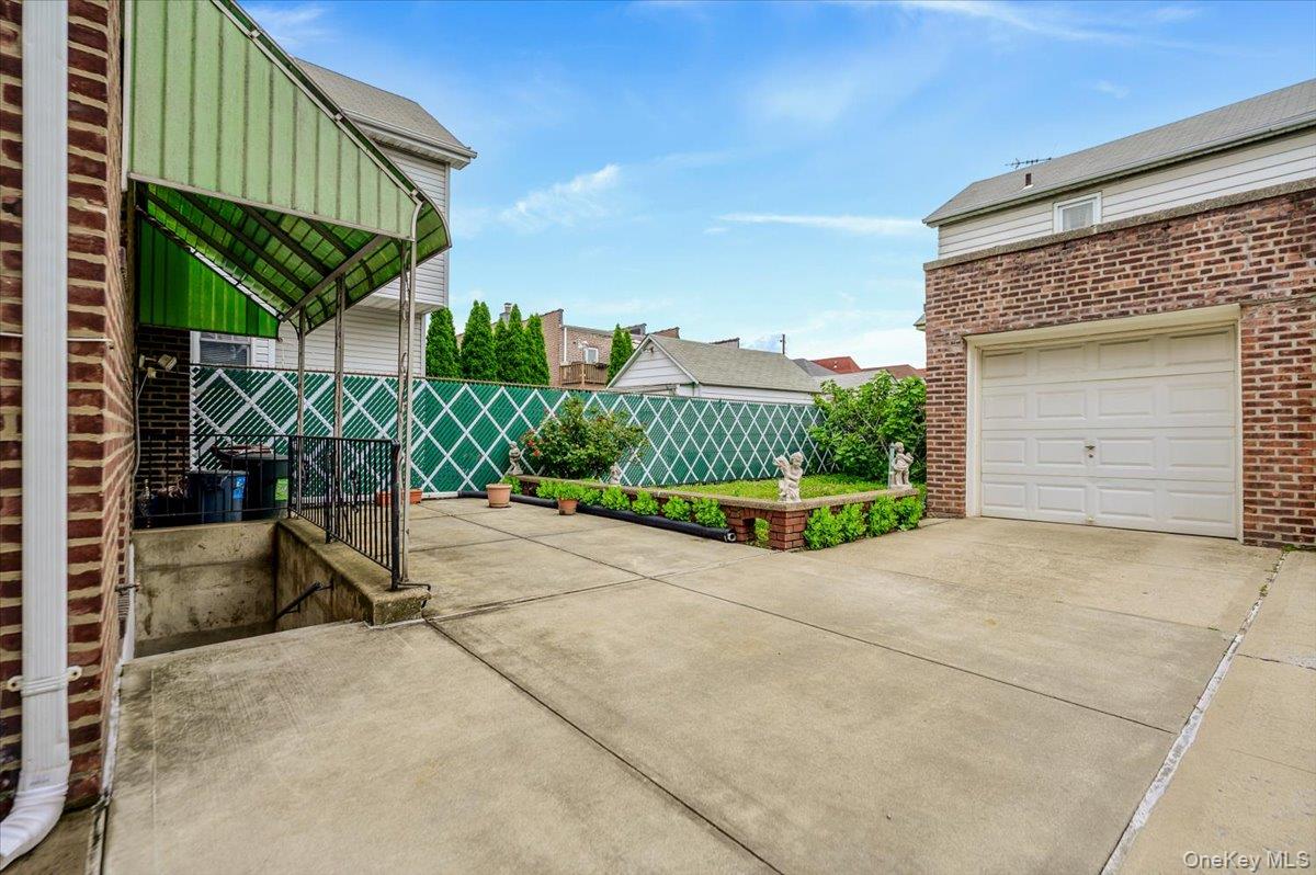 3061 Lasalle Avenue – For Sale photo 36