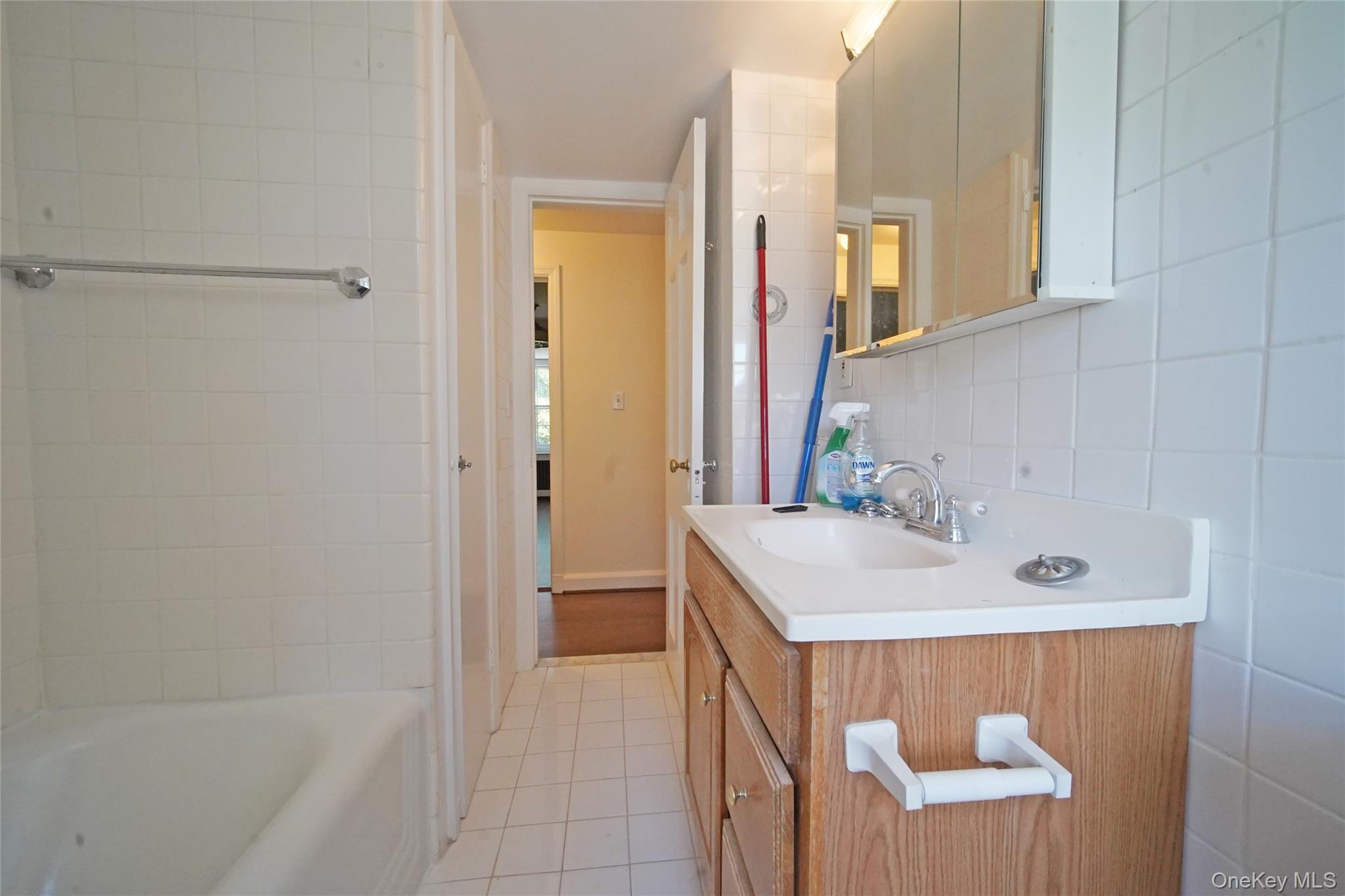 416 Ridgeway – For Rent photo 11