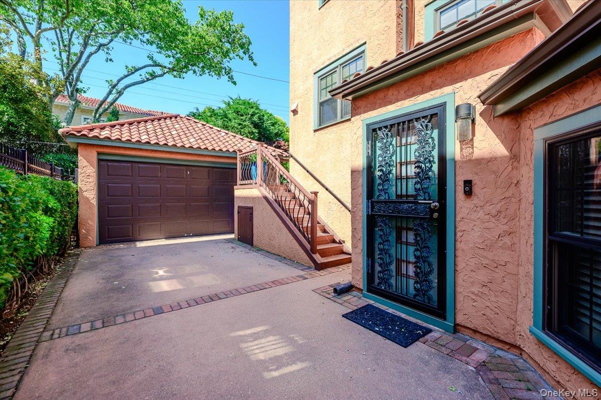 47 E Penn Street, Unit Lower photo 16