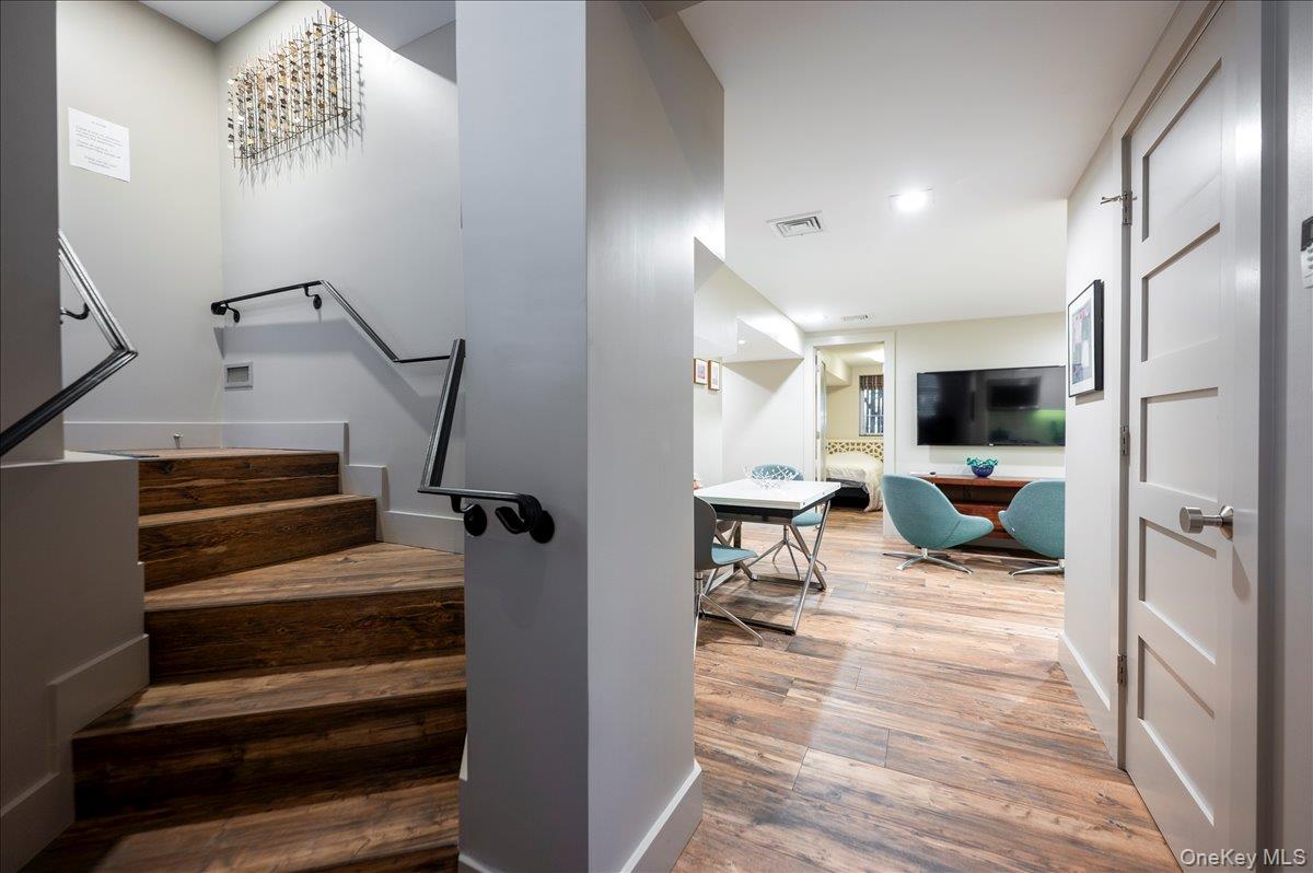 47 E Penn Street, Unit Lower photo 8
