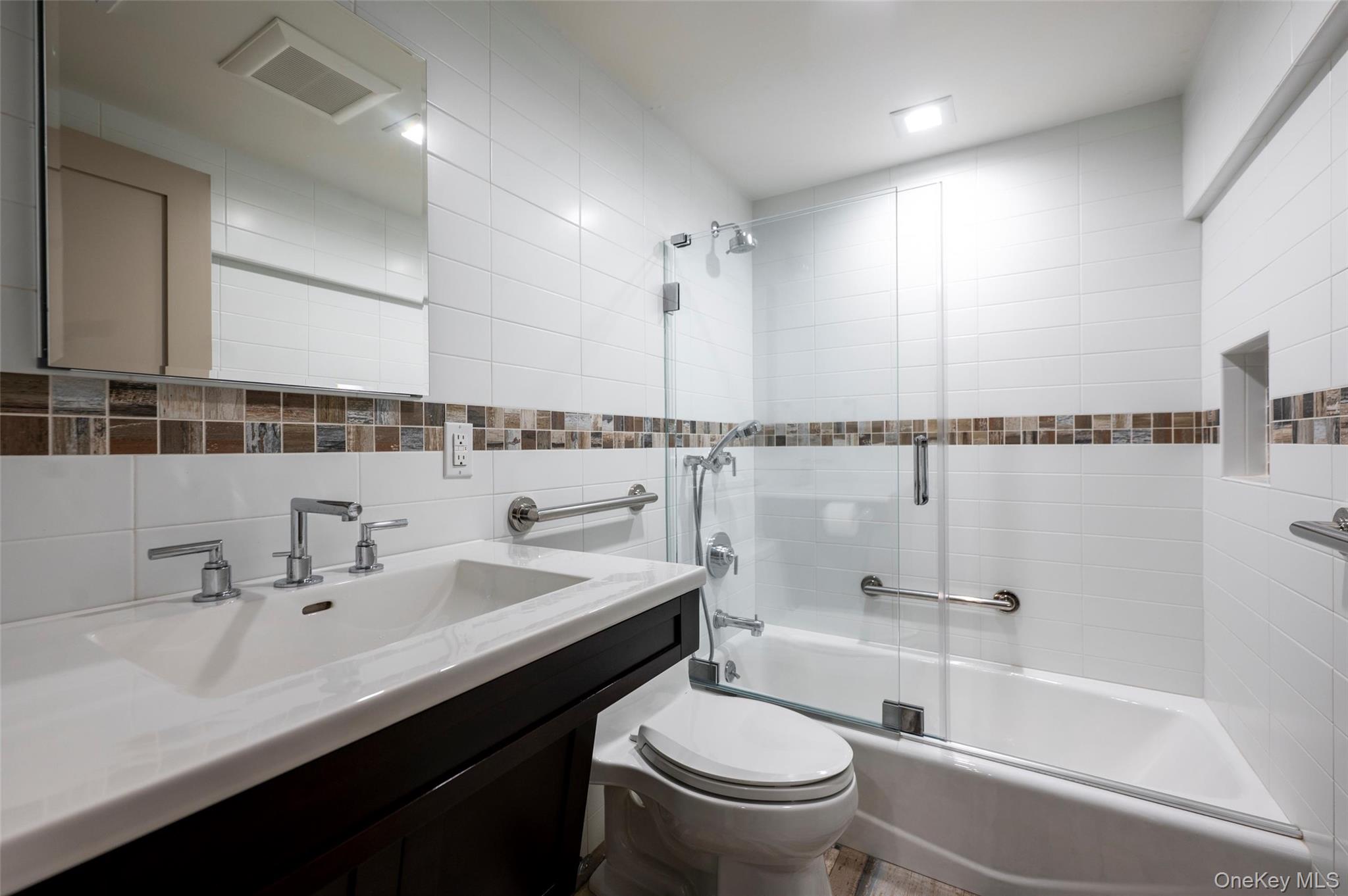 47 E Penn Street, Unit Lower photo 5