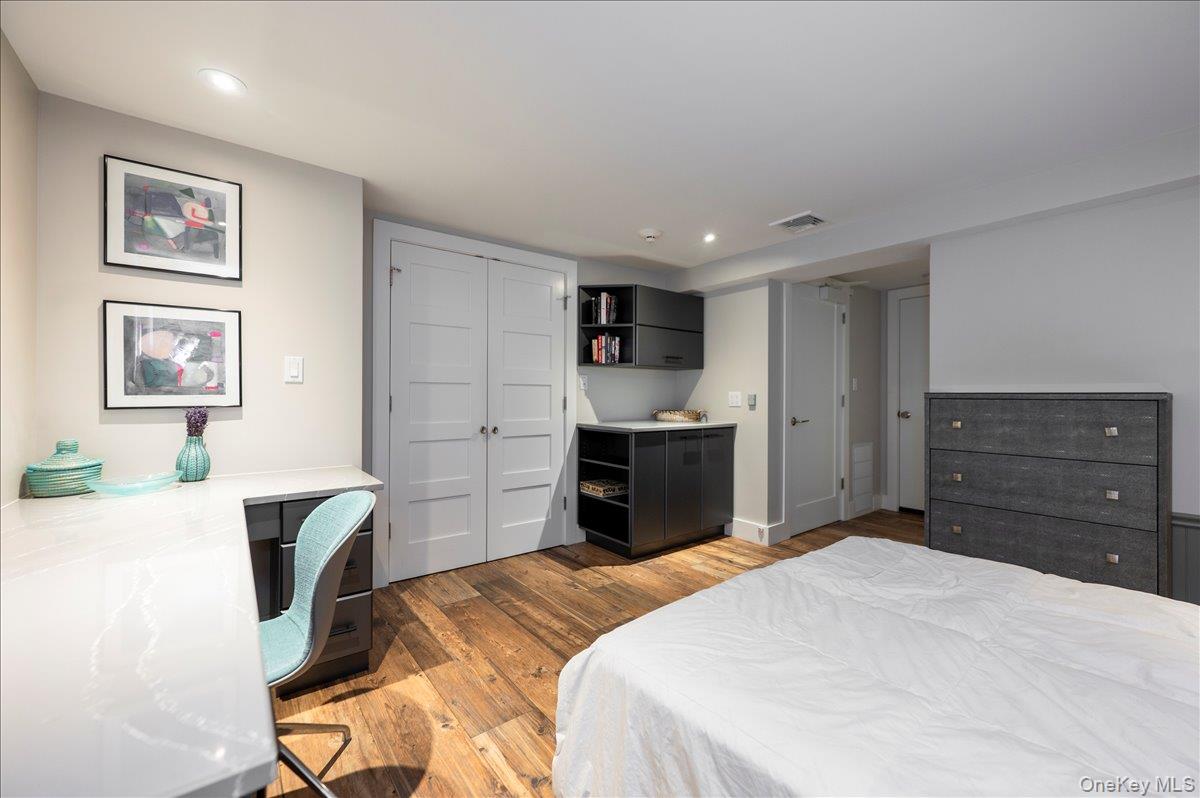 47 E Penn Street, Unit Lower photo 13