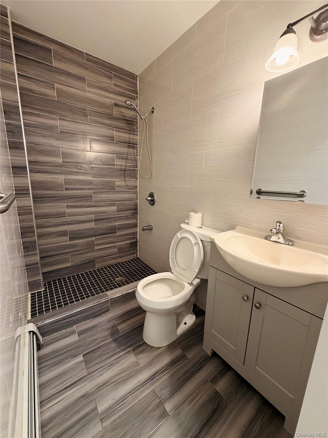 125 Wickham Avenue, Unit 3B photo 6