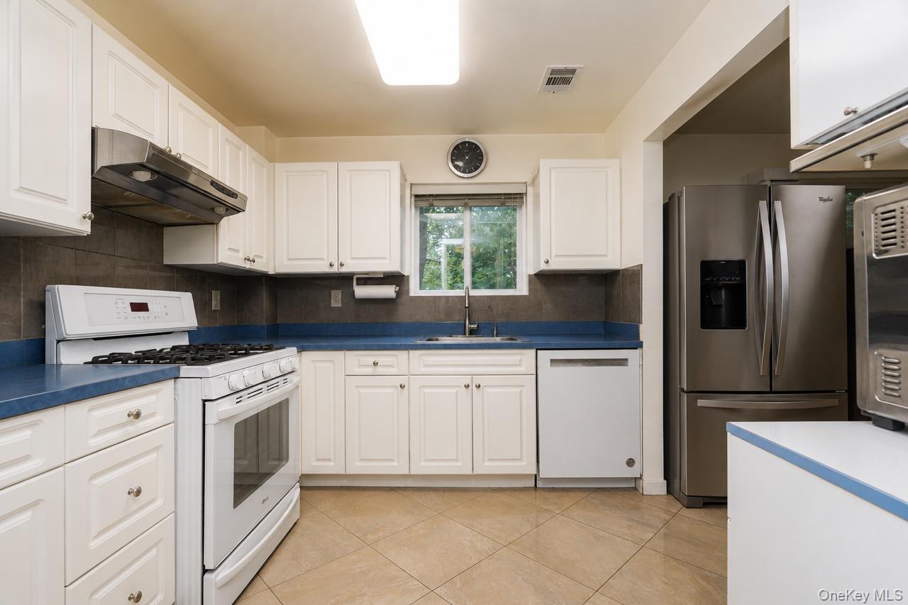 64 Amanda Court – For Sale photo 13