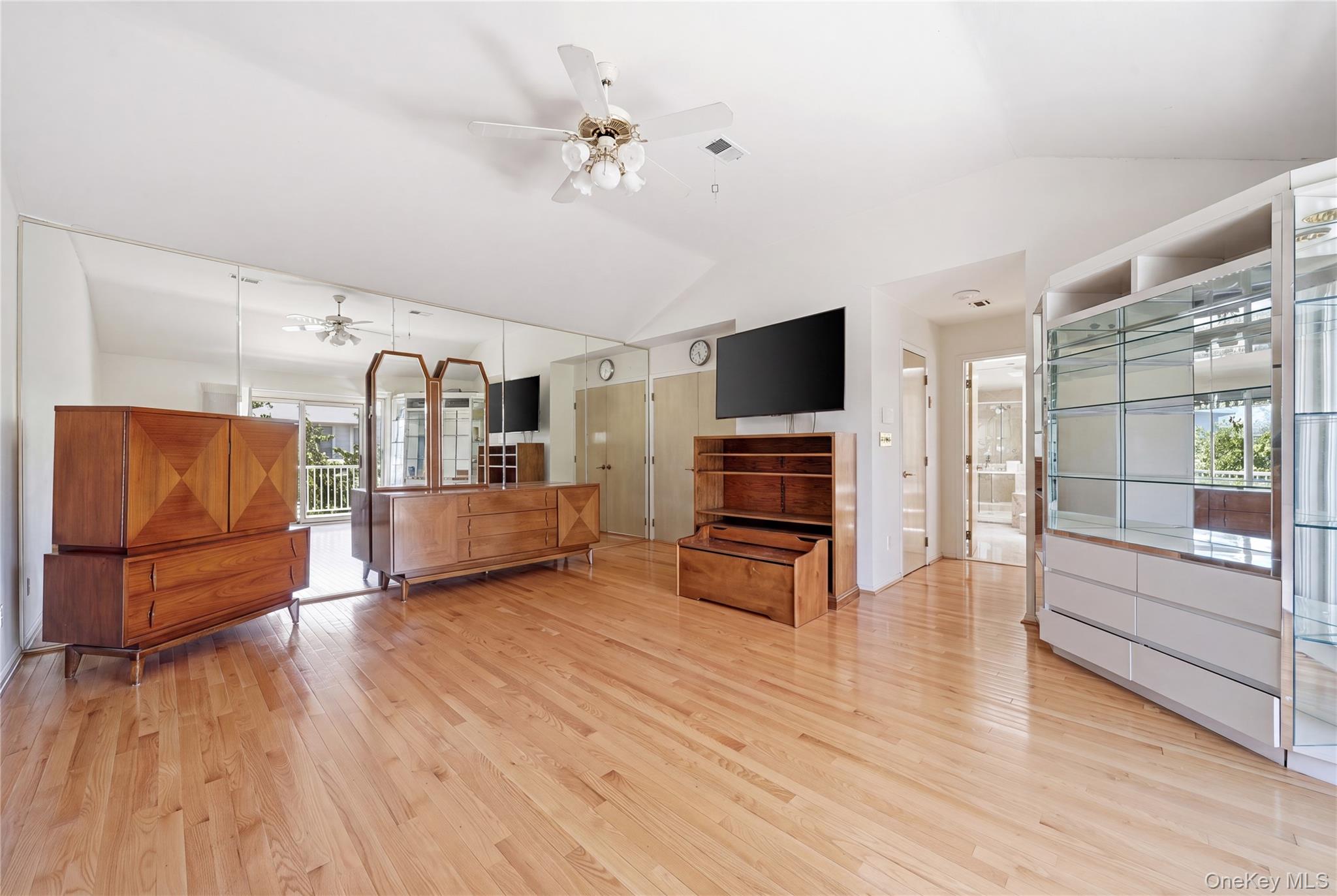 1233 Beech Street, Unit 54 photo 15