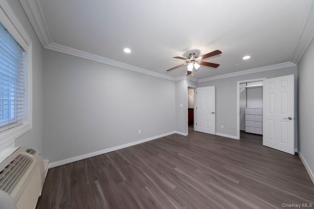 327 Brook Avenue, Unit 327-1A photo 6