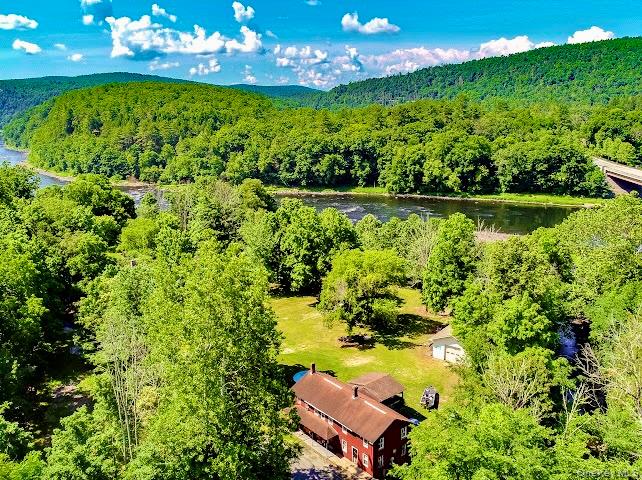 4 Tow Path Road – For Sale