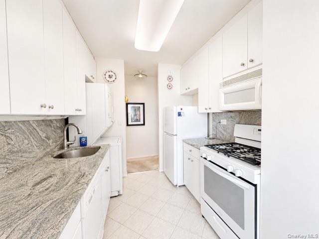 27010 Grand Central  Pky, Unit 22R photo 11