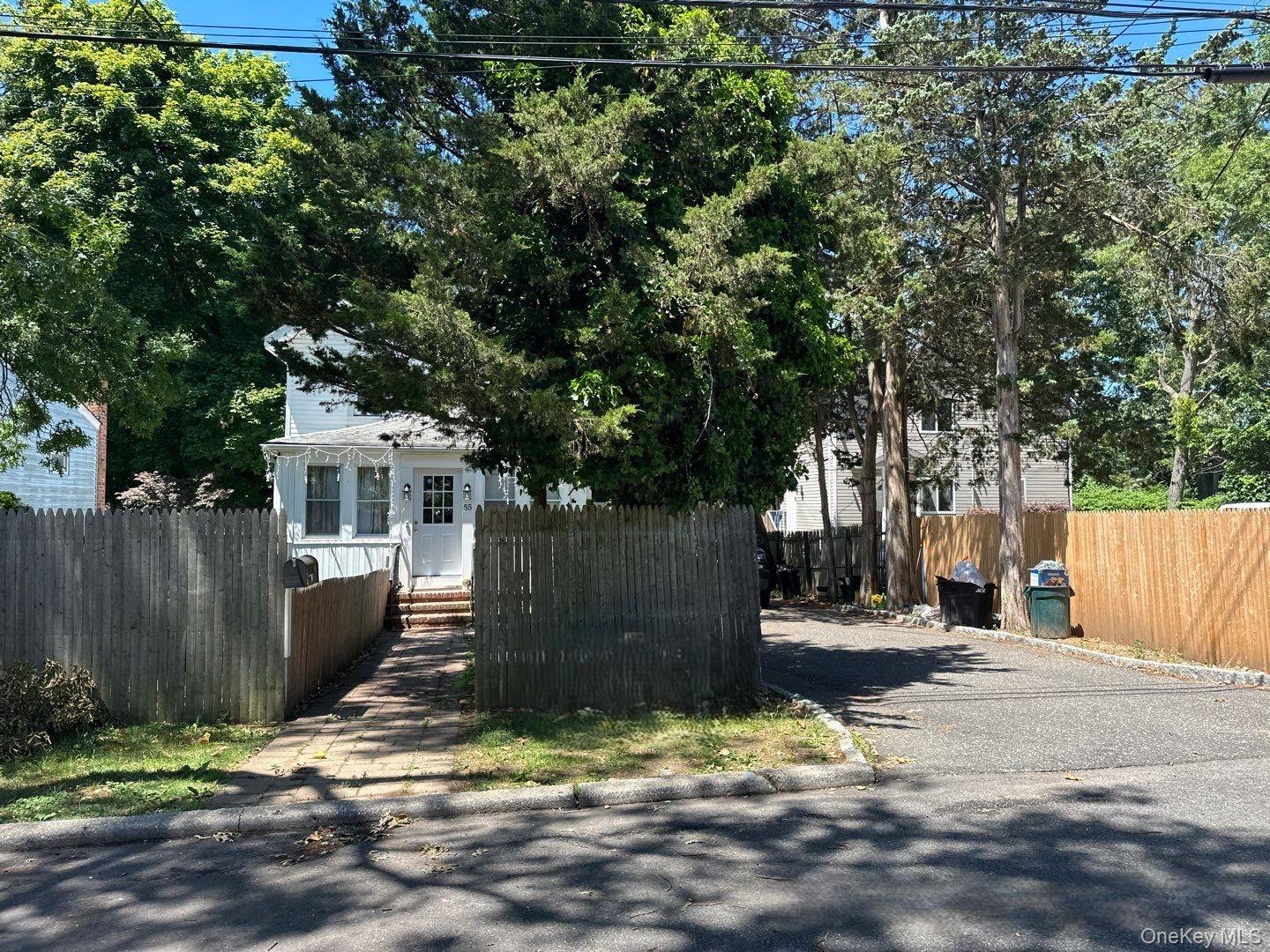 55 9th Avenue – For Sale photo 3