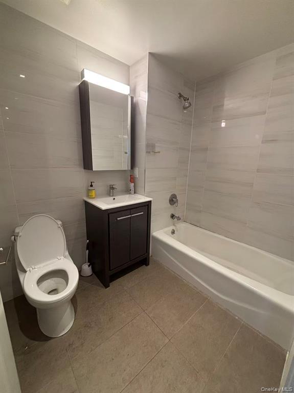 4223 Parsons Boulevard, Unit 5D photo 4