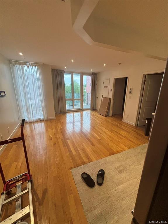 4223 Parsons Boulevard, Unit 5D photo 5