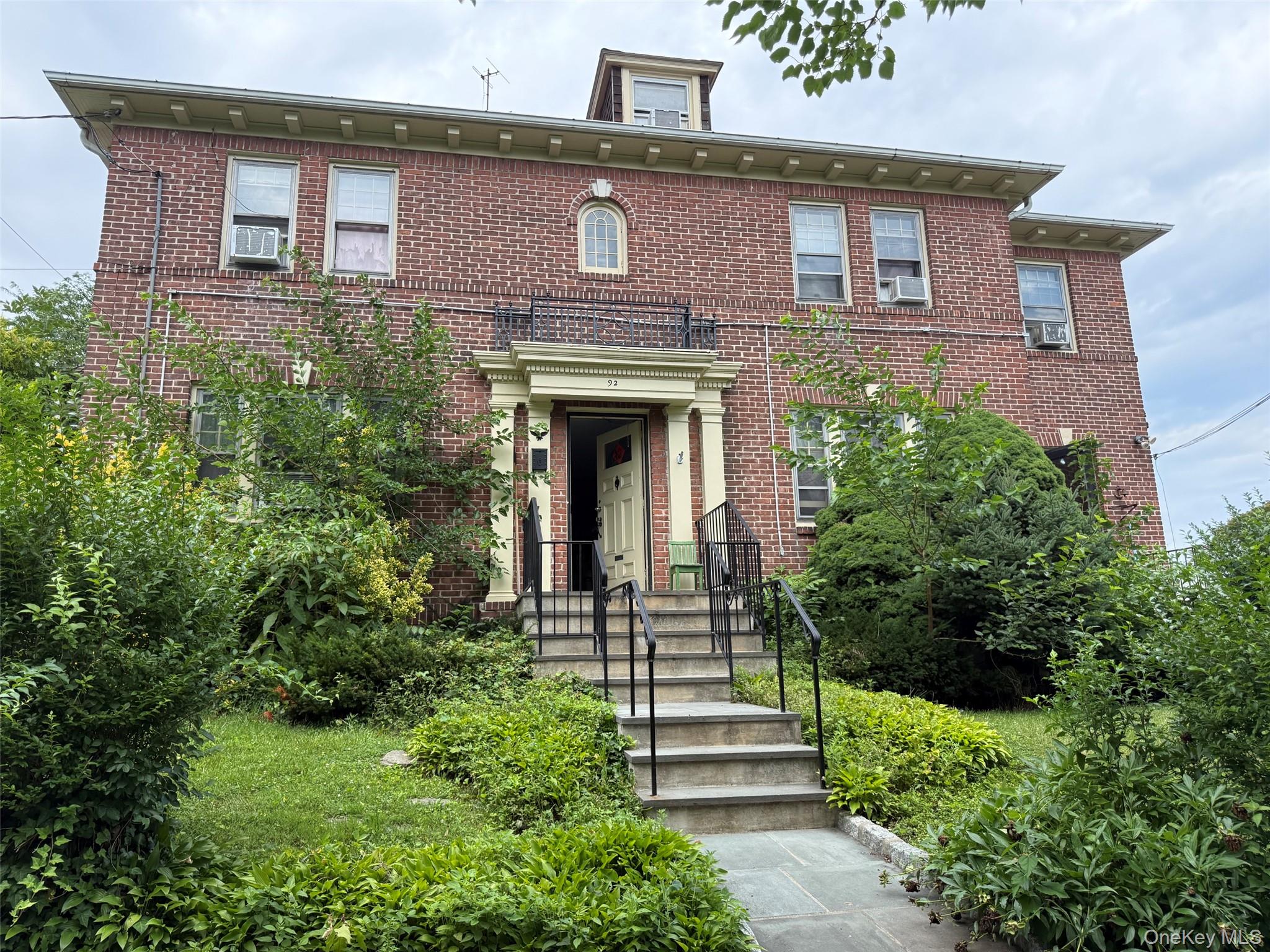 92 Woodland Avenue – For Sale