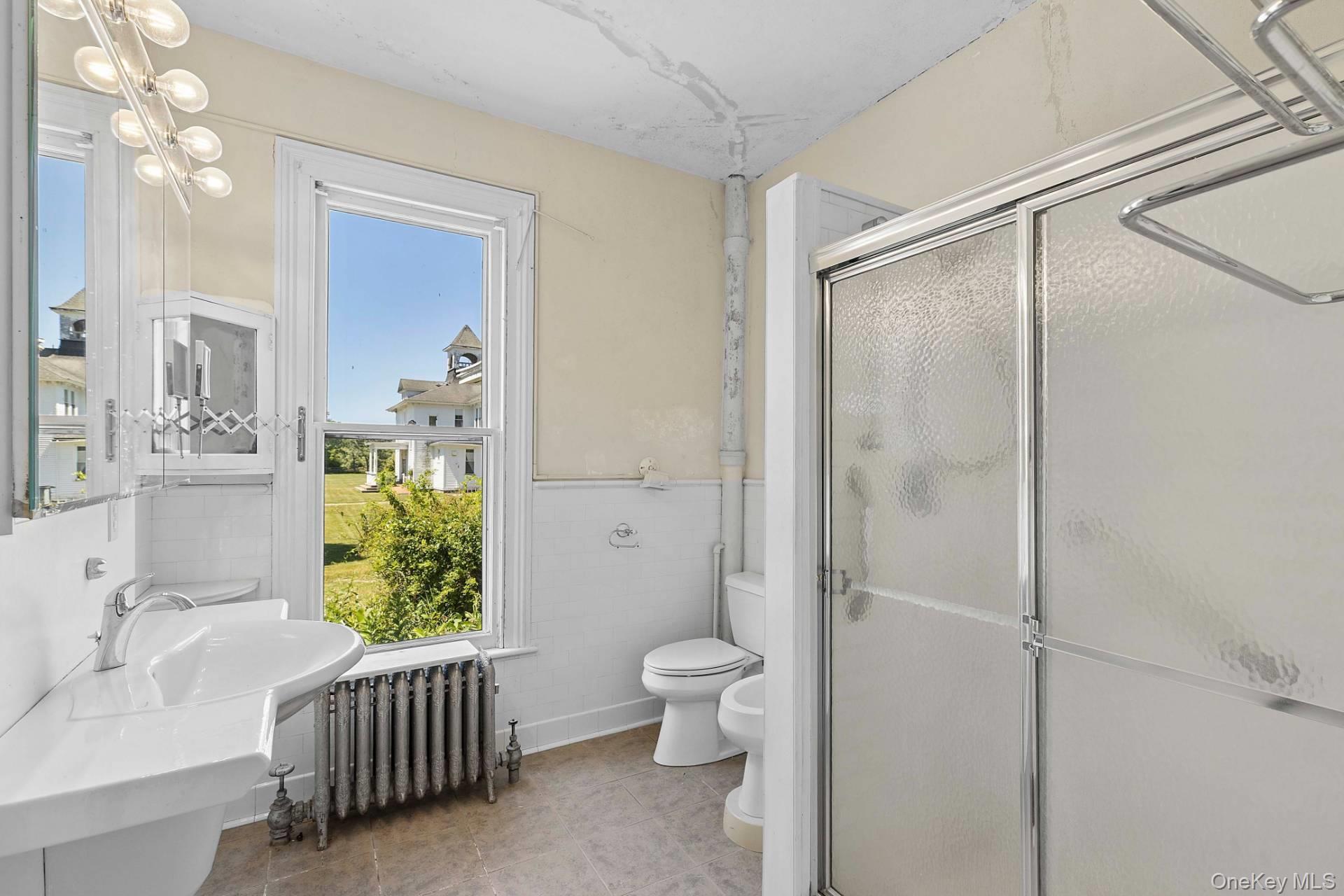 605 Halyoake Avenue – For Sale photo 7
