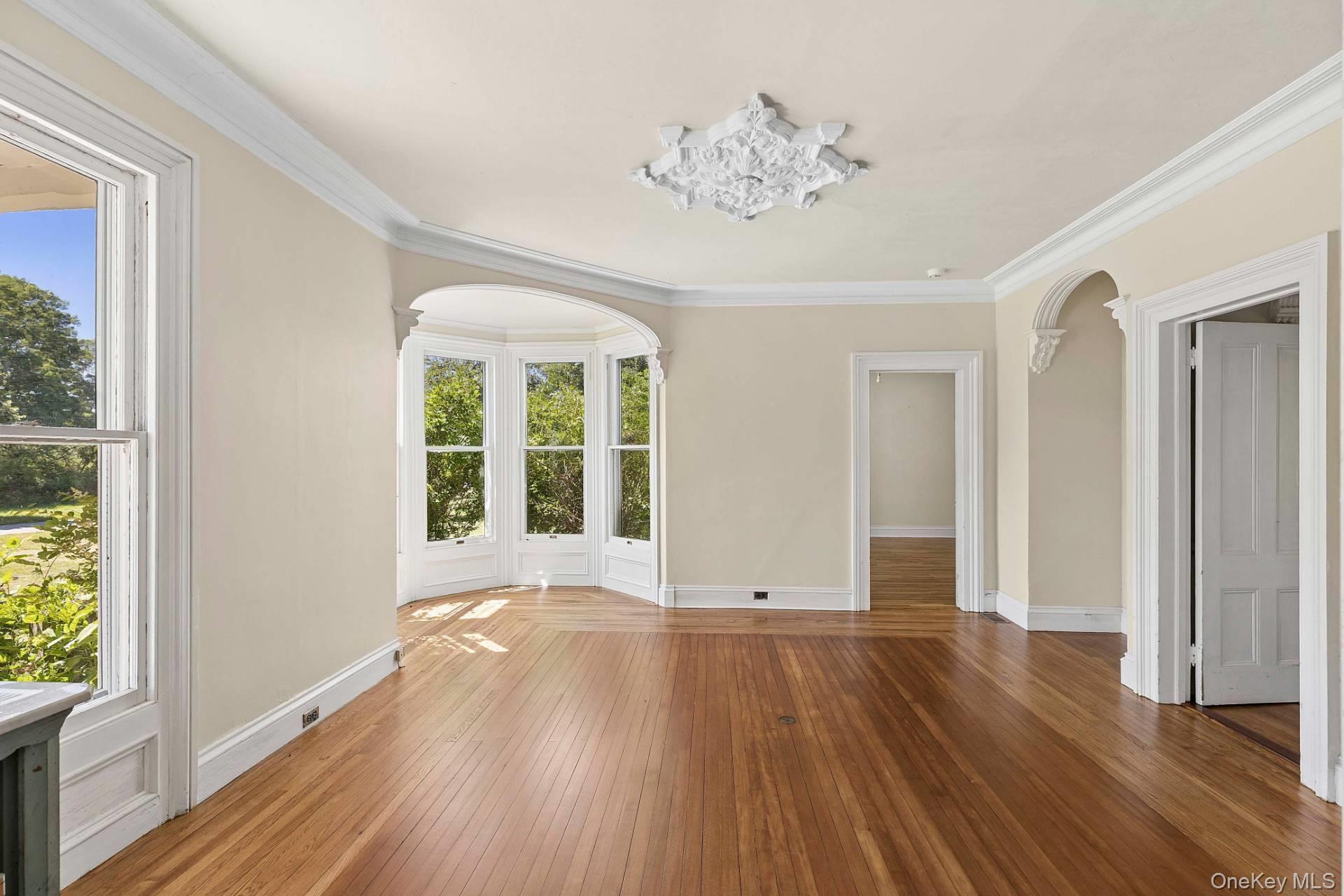 605 Halyoake Avenue – For Sale photo 4
