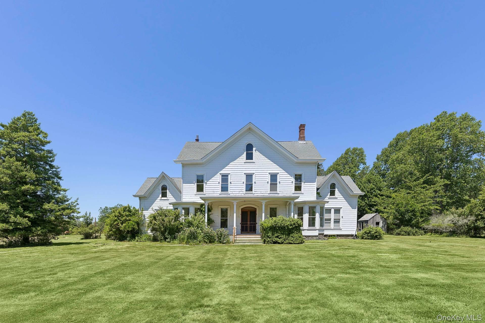 605 Halyoake Avenue – For Sale