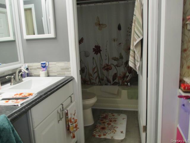 130 Village Circle W – For Sale photo 11