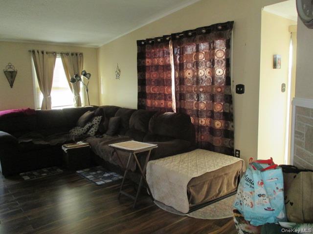 130 Village Circle W – For Sale photo 7