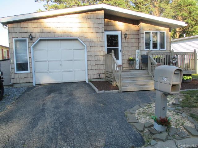 130 Village Circle W – For Sale photo 2