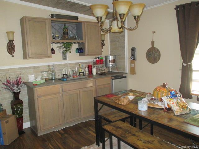 130 Village Circle W – For Sale photo 6
