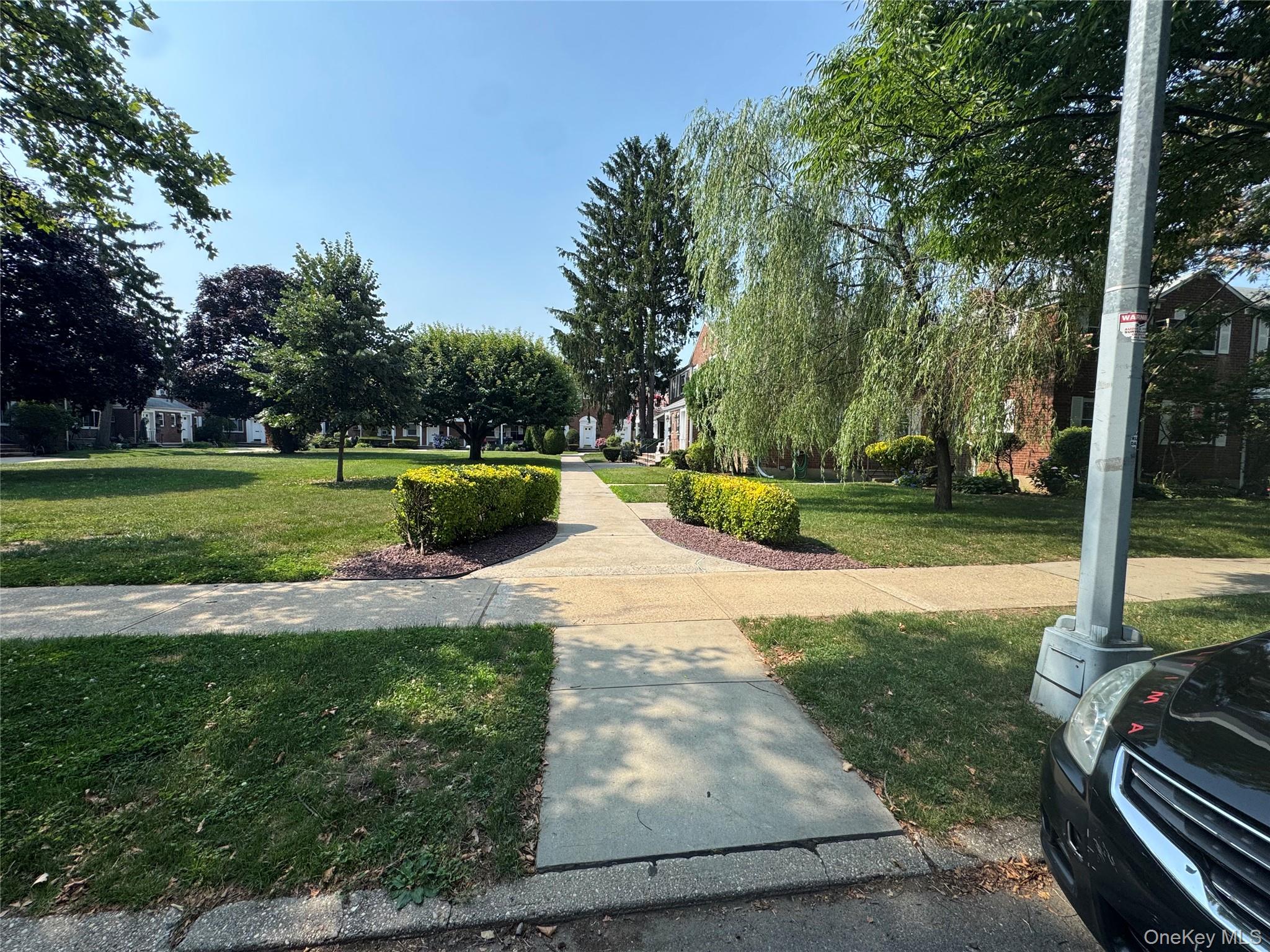 260-38 73 Avenue, Unit B1 photo 3
