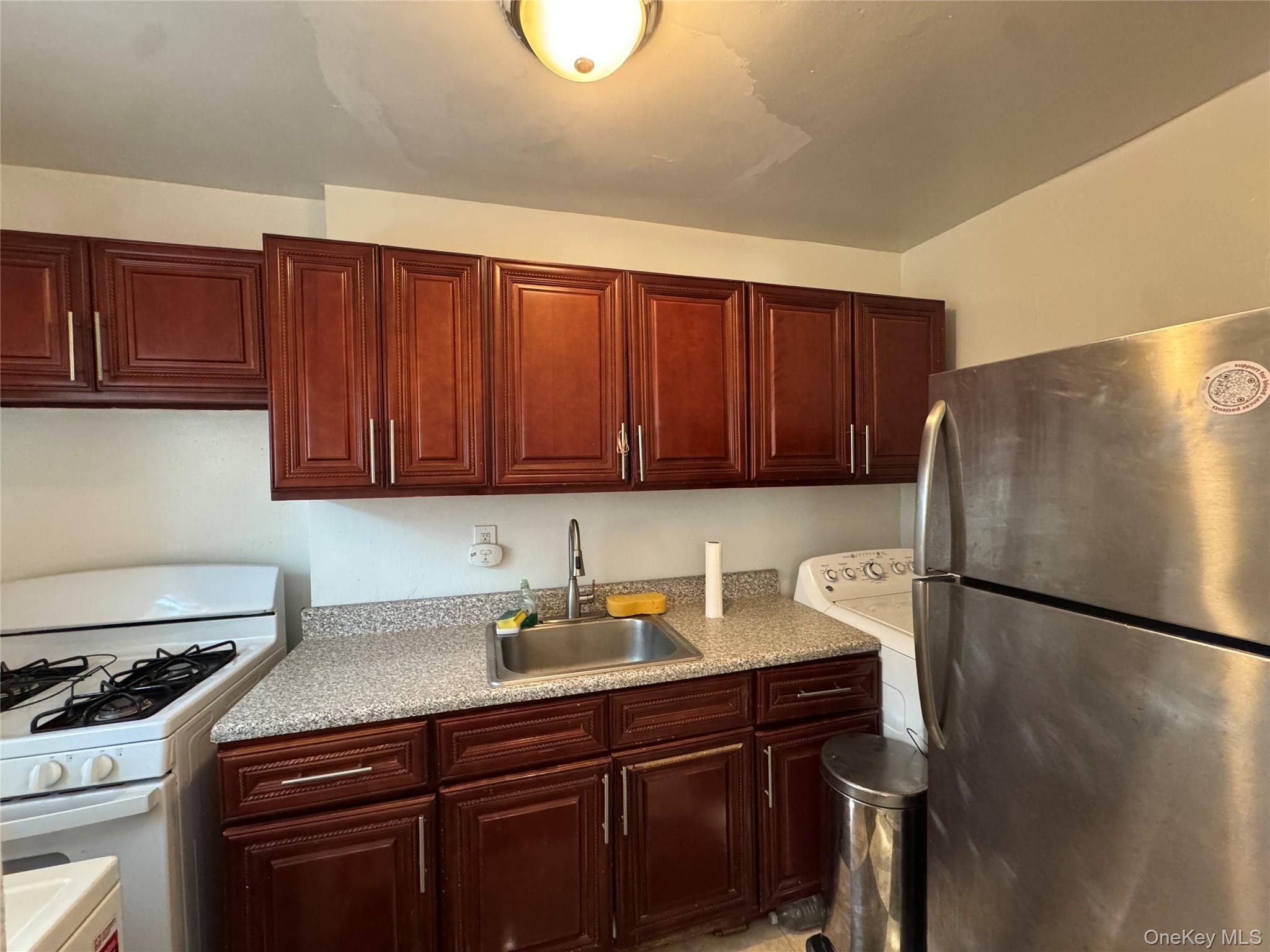 260-38 73 Avenue, Unit B1 photo 7