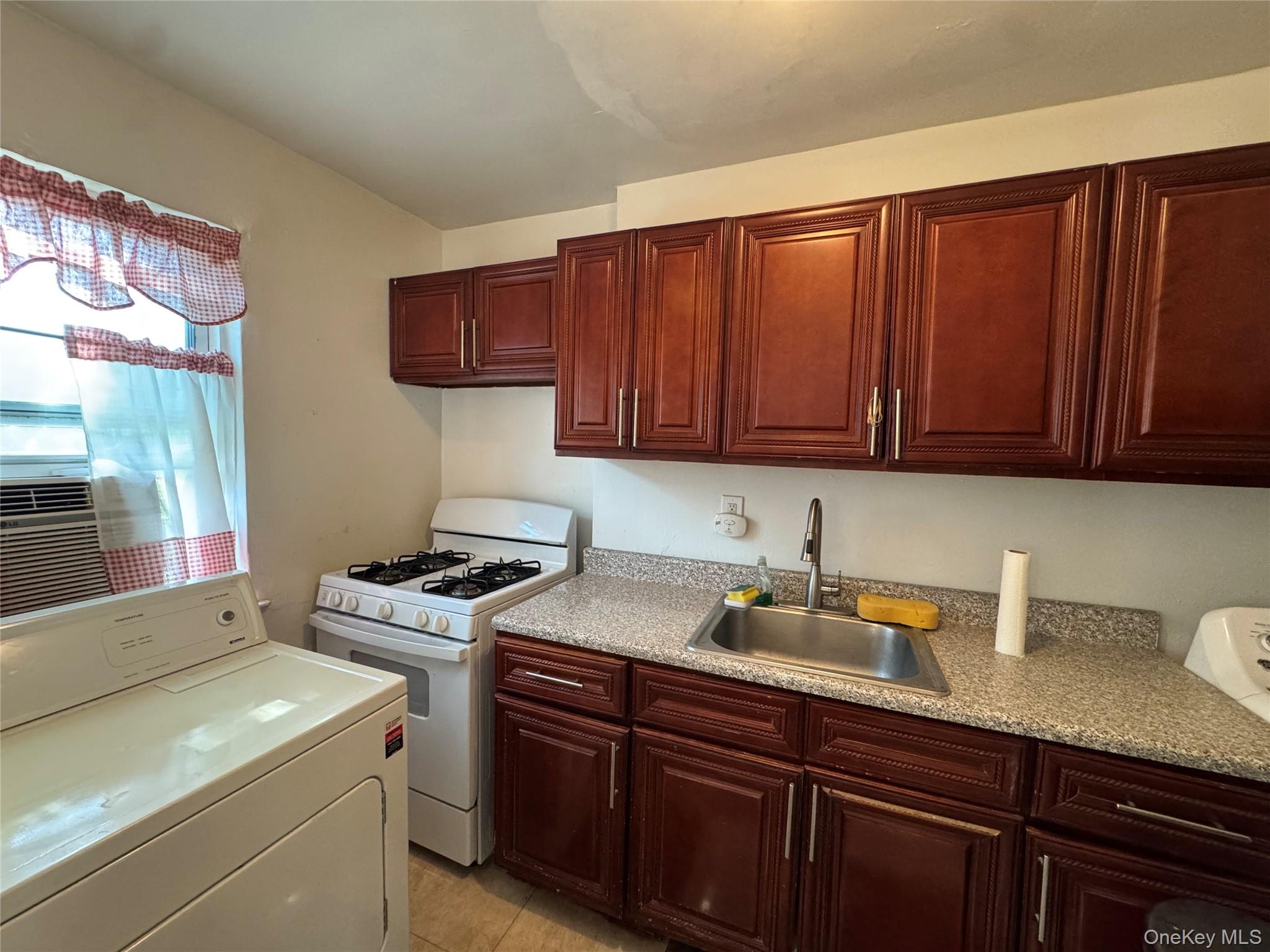 260-38 73 Avenue, Unit B1 photo 8