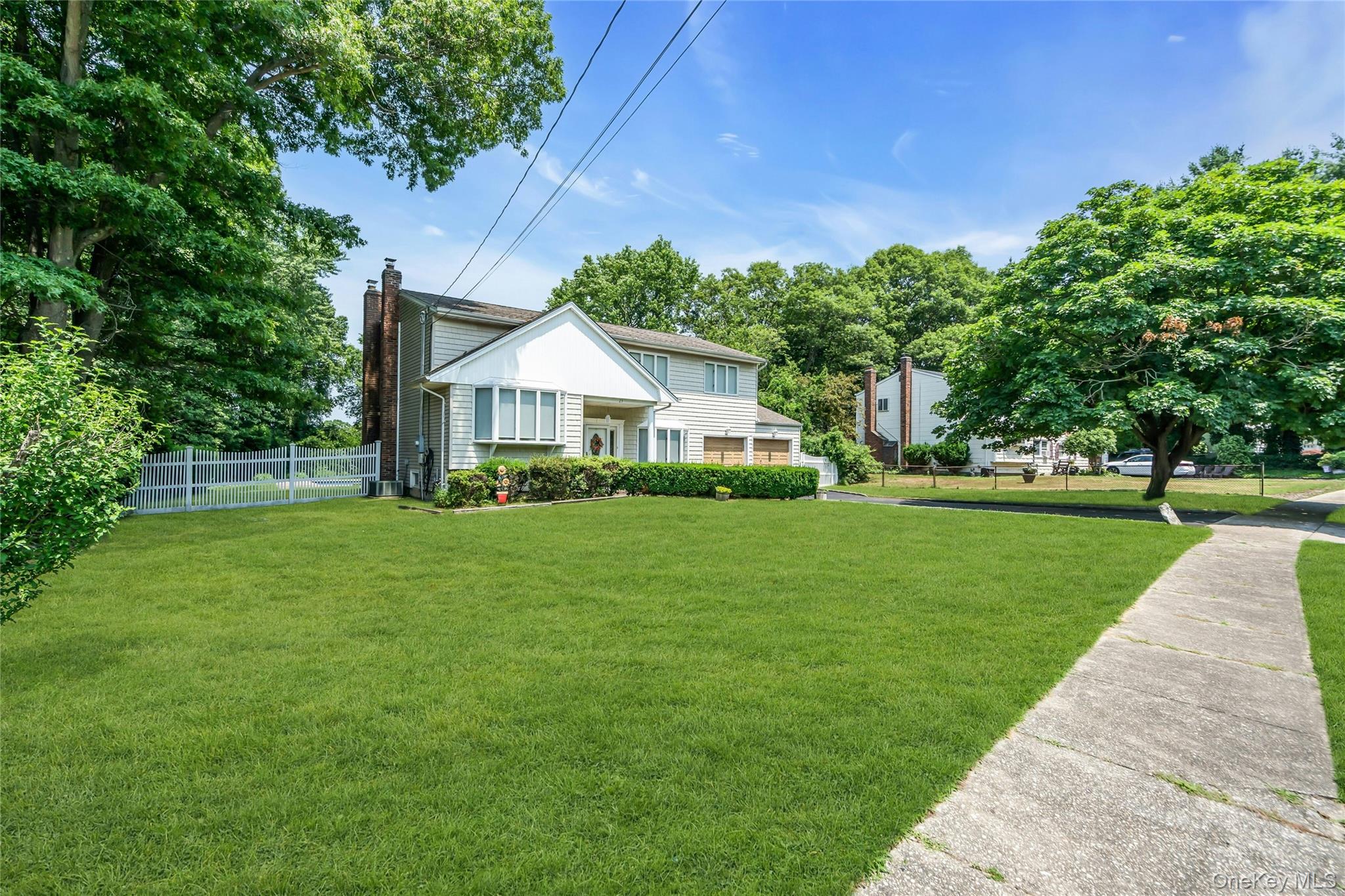 23 Carpenter Lane – For Sale photo 2