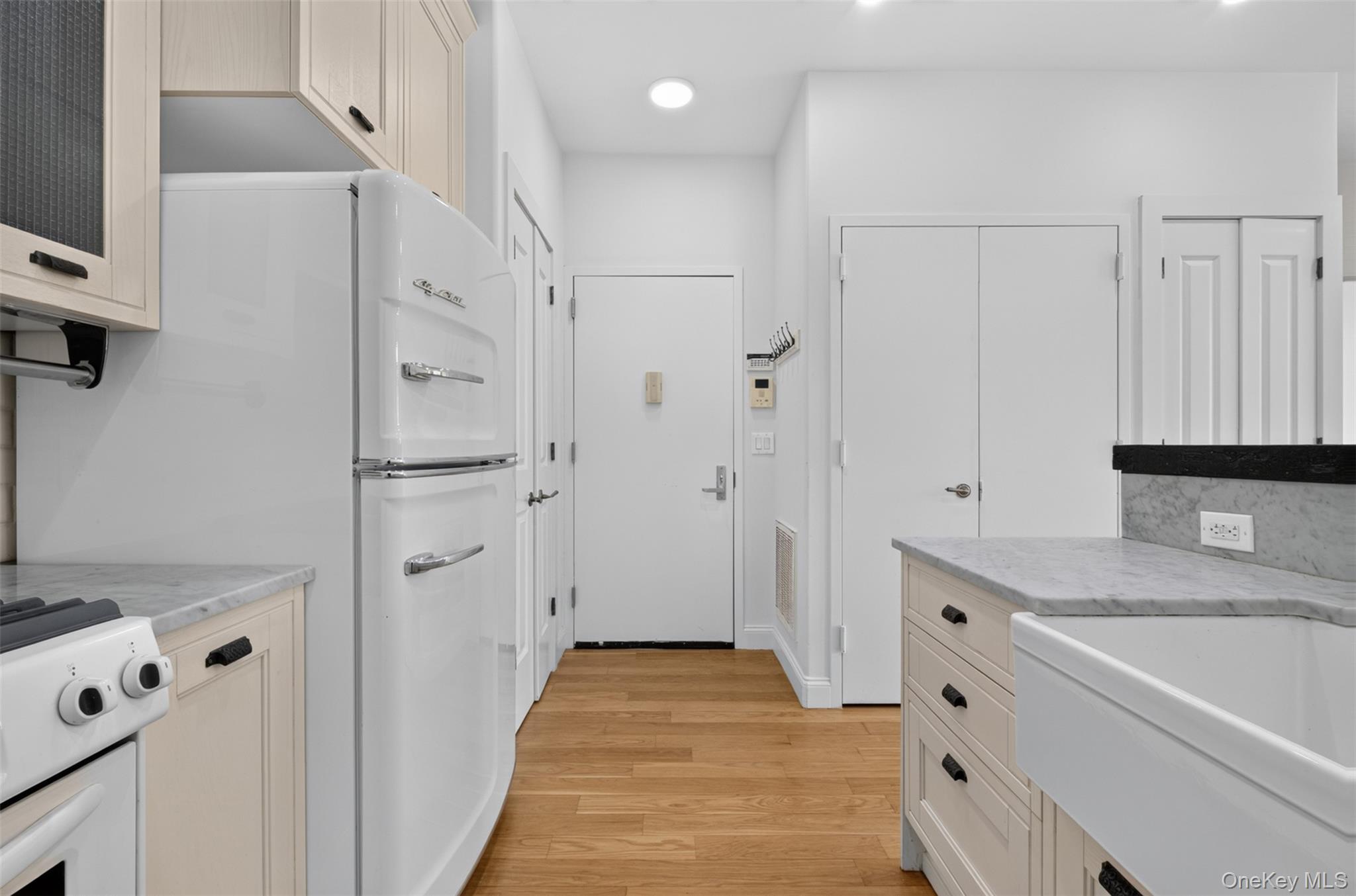 100 Engert Avenue, Unit 5C photo 9