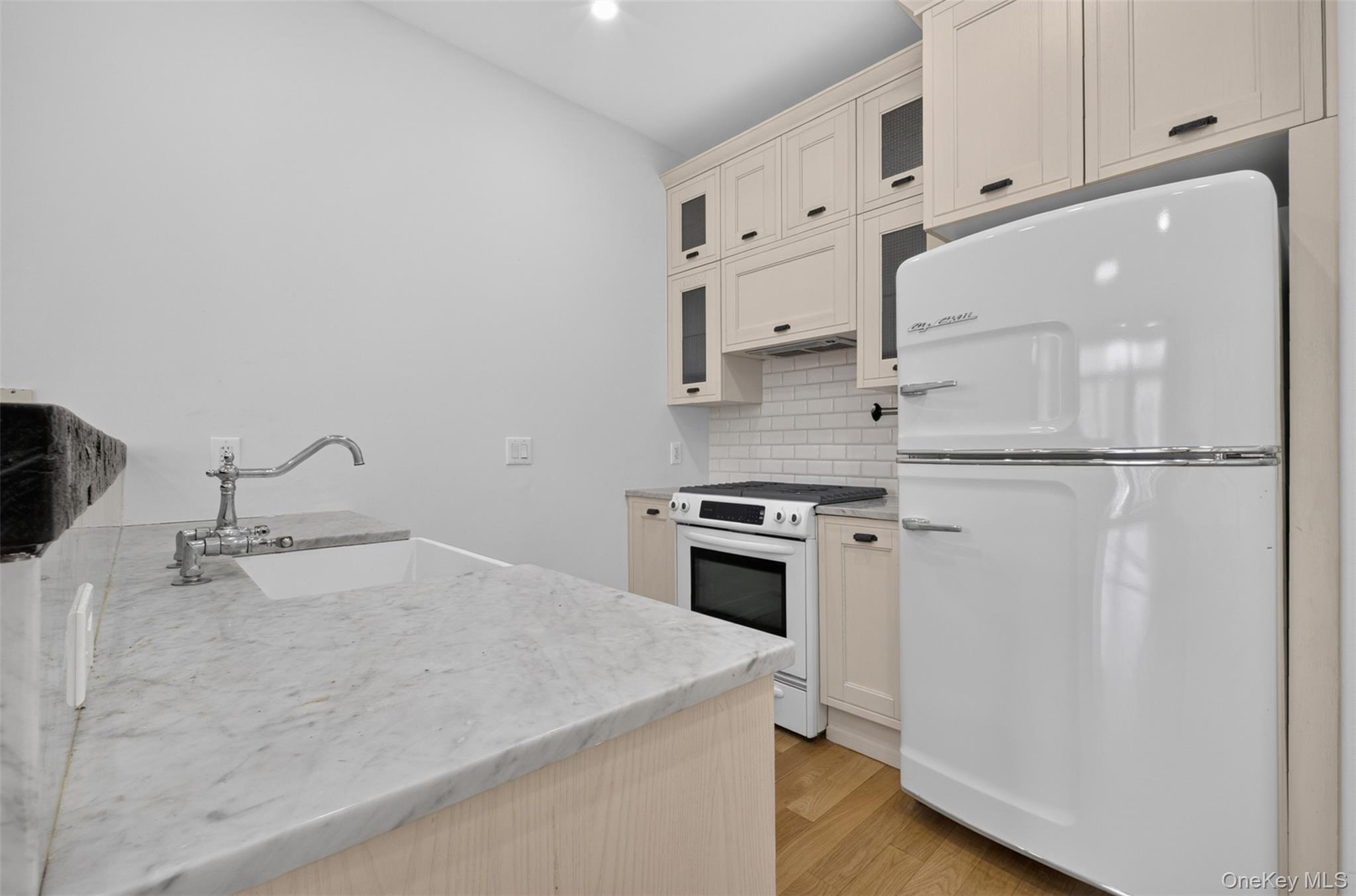 100 Engert Avenue, Unit 5C photo 11