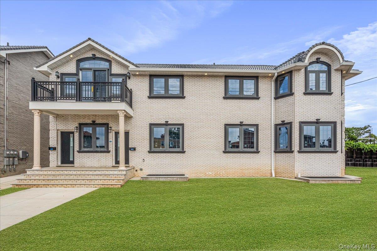 15033 Hawtree St – For Sale