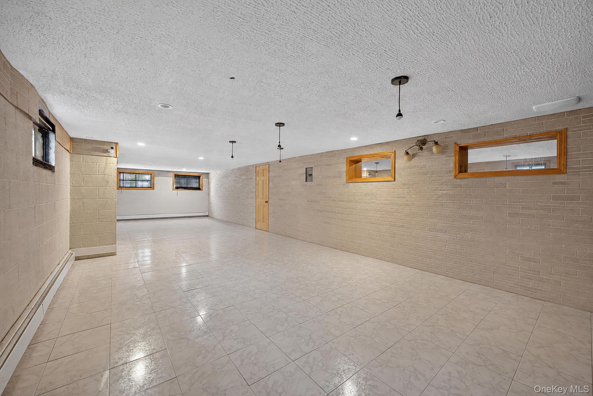 42 Highview Avenue – For Sale photo 33